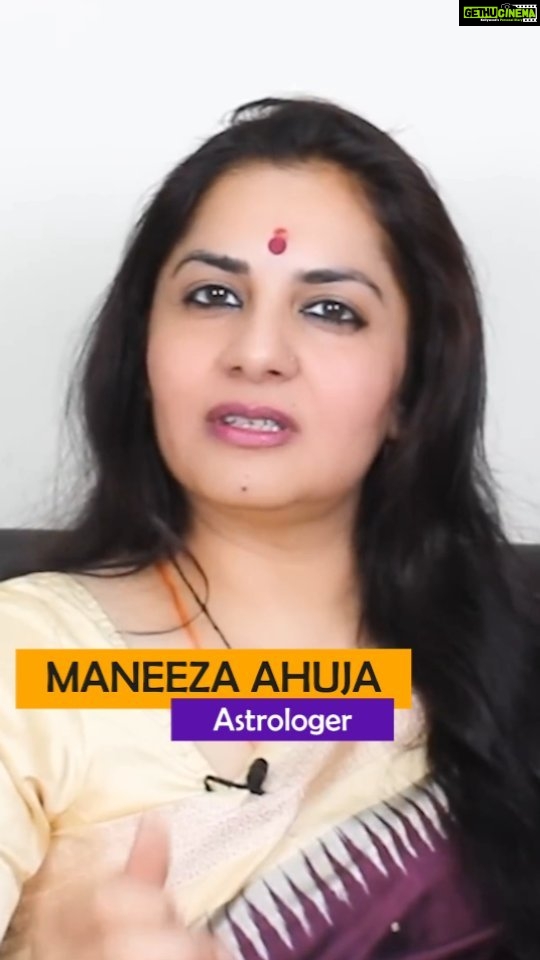Preetika Rao Instagram - Renowned Astrologer @maneezaahuja narrates an experience that A Saint named Rokadiya baba had narrated to her guru the legendary Astrologer K.N Rao Sir about lord Hanuman appearing in person before him and giving him a remedy for Sade Sati ( Seven Years perion of Saturn Mahadasha or Big Transit in one's horoscope ) Hanuman ji also clarified to Rokadiya baba that Tulsidas had written ' Jo Saat Bar Paath Kar Koi ' Seven Times not Shata or 100 times. Reading Hanuman chalisa 7 Times consecutively can save one from troubles in life... #hanuman #hanumanji #hanumanchalisa India