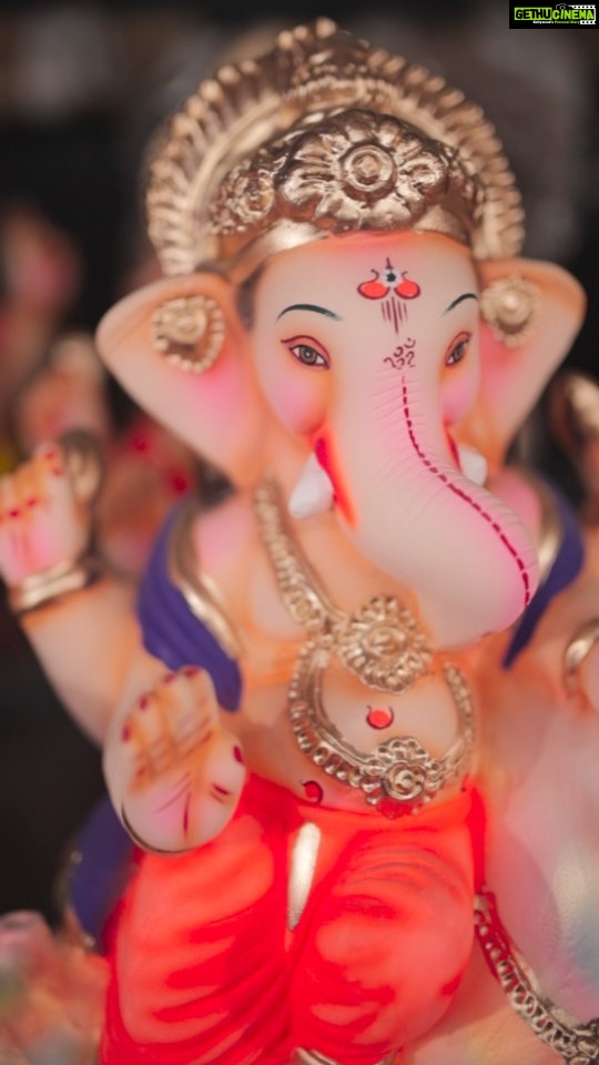 Preetika Rao Instagram - Ganpati Bappa Morya πΊπΊπΊβοΈβοΈπ¨π¨πππ»βοΈ I had so much fun yesterday ... that I had no time to make any posts! ππ€ I'm so looking forward to the season of festivals that has kicked-in in India !!!! These gorgeous - glorious festivals bring in so much joy, prosperity and employment opportunities for millions depending on them in India! π Yes festivals make us prosperous!!! And the best part ... these super ancient festivals are such a wonderful way to 'Celebrate LIFE ' ! βΊοΈ Ganpati Bappa Morya!! #ganpatibappamorya #ganeshchaturthi #ecofriendlyganpati #ganpatibappamorya #vinayak #ekadantayavakratundaya @preetika_pree