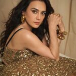 Preity Zinta Instagram – Strike a pose 💕💕