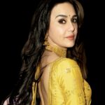 Preity Zinta Instagram - Weekend in Atlanta ❤️ #desivibe #womenscharity #ting. Outfit - @fashionbyrohini Hair - Saher Bano. Make up - By me 🤩 📸 Digital Touch Int. Atlanta, Georgia