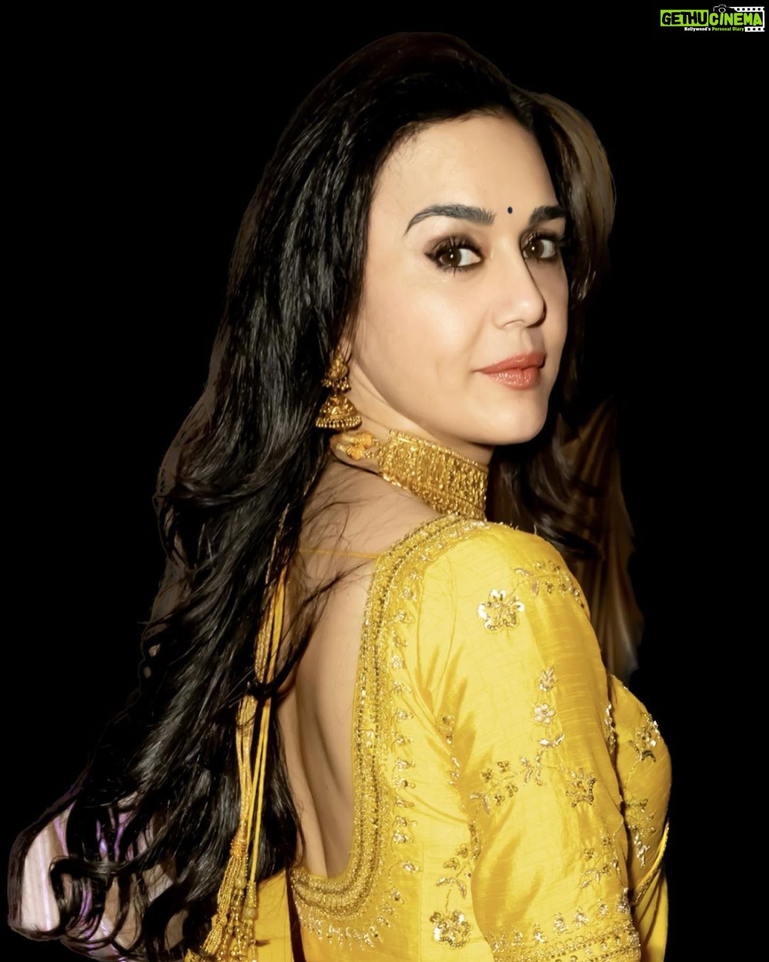 Preity Zinta - 361.7K Likes - Weekend in Atlanta ❤️ #desivibe #womenscharity #ting. Outfit - @fashionbyrohini Hair - Saher Bano. Make up - By me 🤩 📸 Digital Touch Int.
