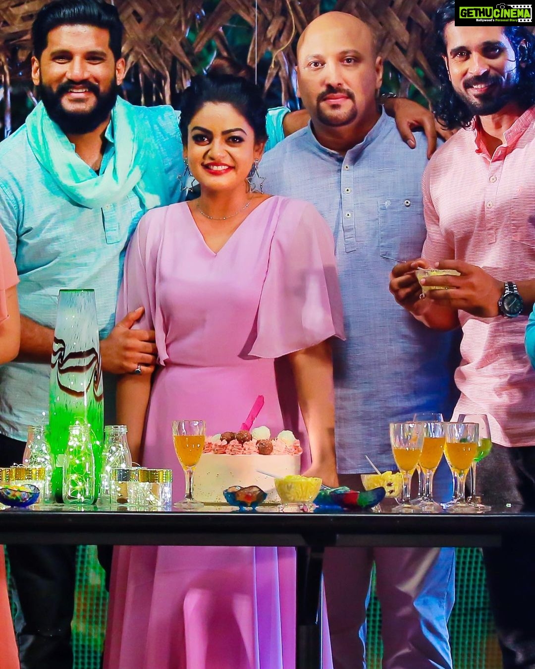 Premi Viswanath Instagram - @thevijayyesudas @rajeev_govinda_pillai @premi_vishwanath ♥️