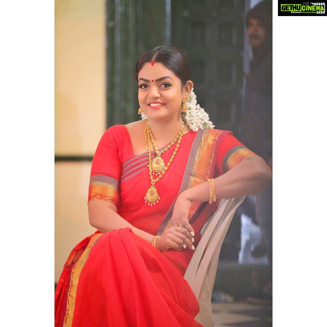 Premi Viswanath Instagram - #custodymovie @venkat_prabhu @srinivasaasilverscreenoffl @srinivasaachitturi @chayakkineni #premivishwanath #venkatprabhu #telugu #actor #tamilactress