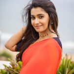 Priya Bhavani Shankar Instagram - This lovely team 🌞 PC @arunprasath_photography HMU @mua_vijisharath Blouse @razak_creations Accessories @rimliboutique