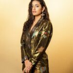 Priya Varrier Instagram - Shimmer and shine all the way!✨ Styling: @jukalker Wearing: @aisharaoofficial via @quirkbrandconsulting MUA: @sadhnasingh1 Hair: @hairbyrajabali Click: @__suru
