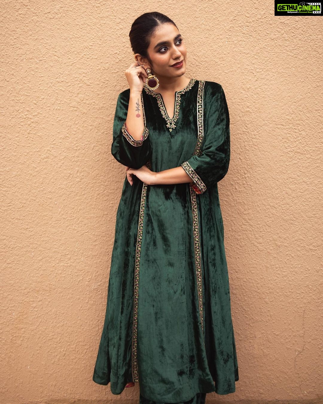 Priya Varrier Instagram - 🦚 Wearing: @real_weaverstory Styling: @styledbysmiji Photography: @premsampaul HMU: @neethu_makeupartist Juttis: @haize.sp PR: @sonyashaikh Styling asst: @siraj_saleem_