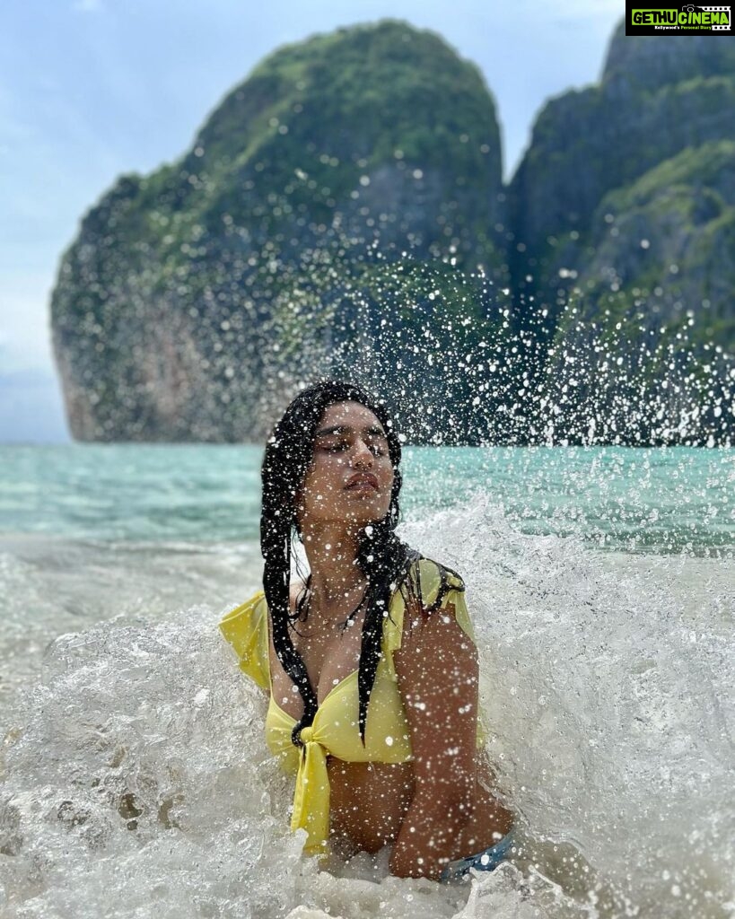 Priya Varrier Instagram - Phuket dump🐬 @angsanalagunaphuket @pickyourtrail