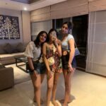 Priya Varrier Instagram – Phuket dump🐬
@angsanalagunaphuket @pickyourtrail