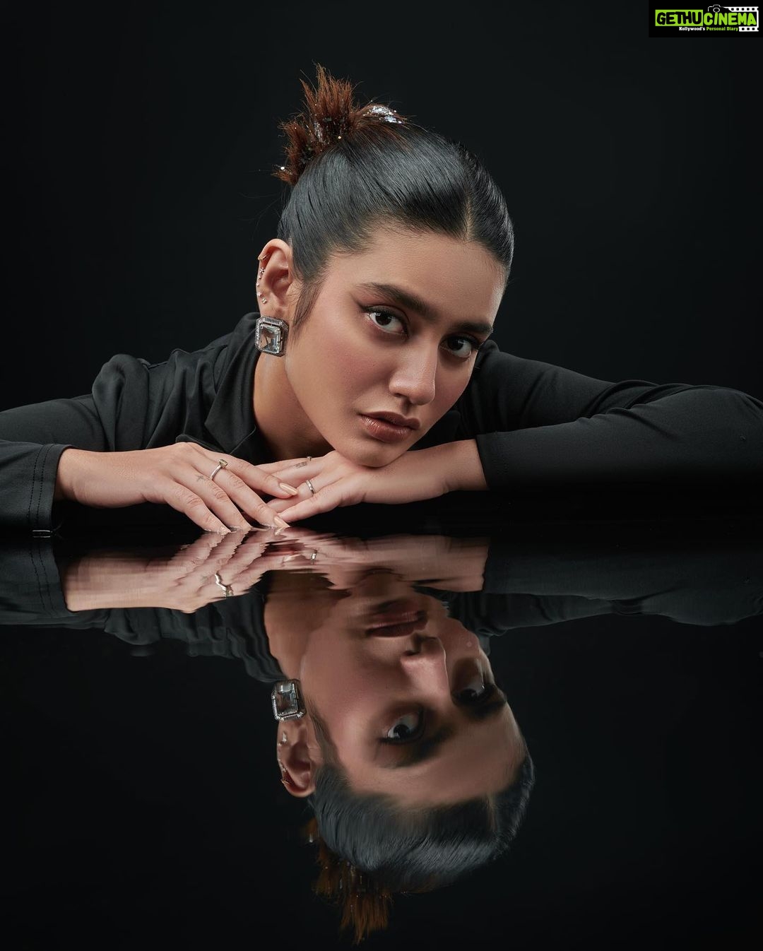 Priya Varrier Instagram - The Black Swan. Concept & MUA: @rizwan_themakeupboy DOP: @plan.b.actions @jibinartist Styling: @styledbysmiji Content design: @reeltribe