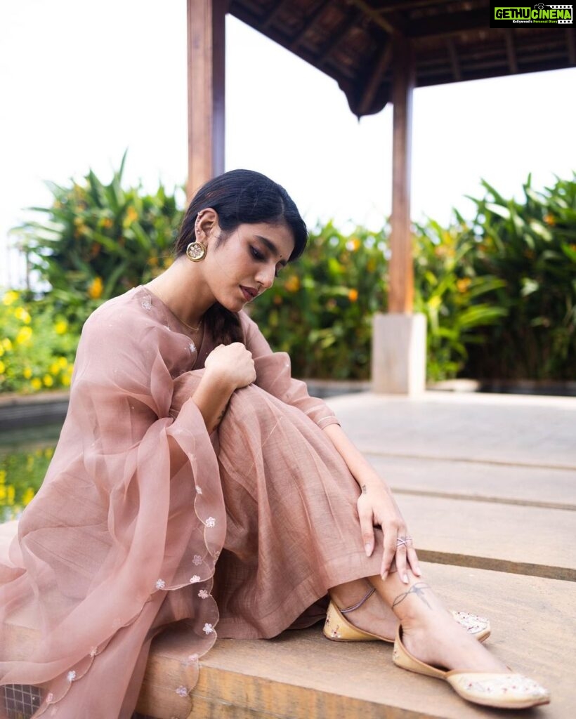 Priya Varrier Instagram - “सुनहरी हवा”🪶 Wearing: @silpaa.in Styling: @styledbysmiji Photography: @premsampaul HMU: @neethu_makeupartist Styling asst: @siraj_saleem_