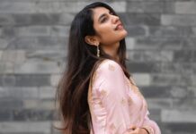 Priya Varrier Instagram - “गुलाबी डोरी है बंधी ये चोरी है”💗 Styling: @styledbysmiji Photography: @picstory_josecharles Wearing: @jigarmaliofficial Jewellery: @osvagindia