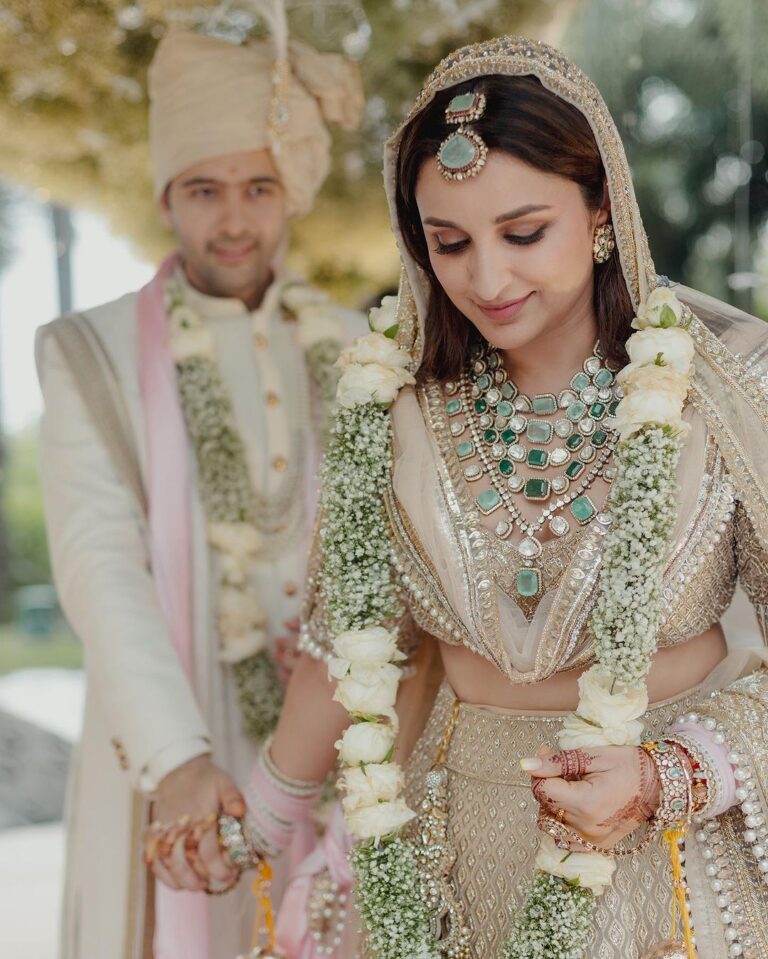 Priyanka Chopra Instagram - Picture perfect.. sending so much love to the newly weds on their special day! Welcome to the Chopra family @raghavchadha88 … hope you’re ready to dive into the crazy with us 😉🤪❤️ Tisha you are the most beautiful bride ever.. we’re sending you and Raghav all the love and blessings for a lifetime of happiness. Take care of each other and protect this beautiful love. Love you little one. @parineetichopra