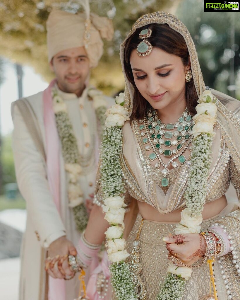 Priyanka Chopra Instagram - Picture perfect.. sending so much love to the newly weds on their special day! Welcome to the Chopra family @raghavchadha88 … hope you’re ready to dive into the crazy with us 😉🤪❤ Tisha you are the most beautiful bride ever.. we’re sending you and Raghav all the love and blessings for a lifetime of happiness. Take care of each other and protect this beautiful love. Love you little one. @parineetichopra