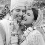 Priyanka Chopra Instagram - Picture perfect.. sending so much love to the newly weds on their special day! Welcome to the Chopra family @raghavchadha88 … hope you’re ready to dive into the crazy with us 😉🤪❤️ Tisha you are the most beautiful bride ever.. we’re sending you and Raghav all the love and blessings for a lifetime of happiness. Take care of each other and protect this beautiful love. Love you little one. @parineetichopra