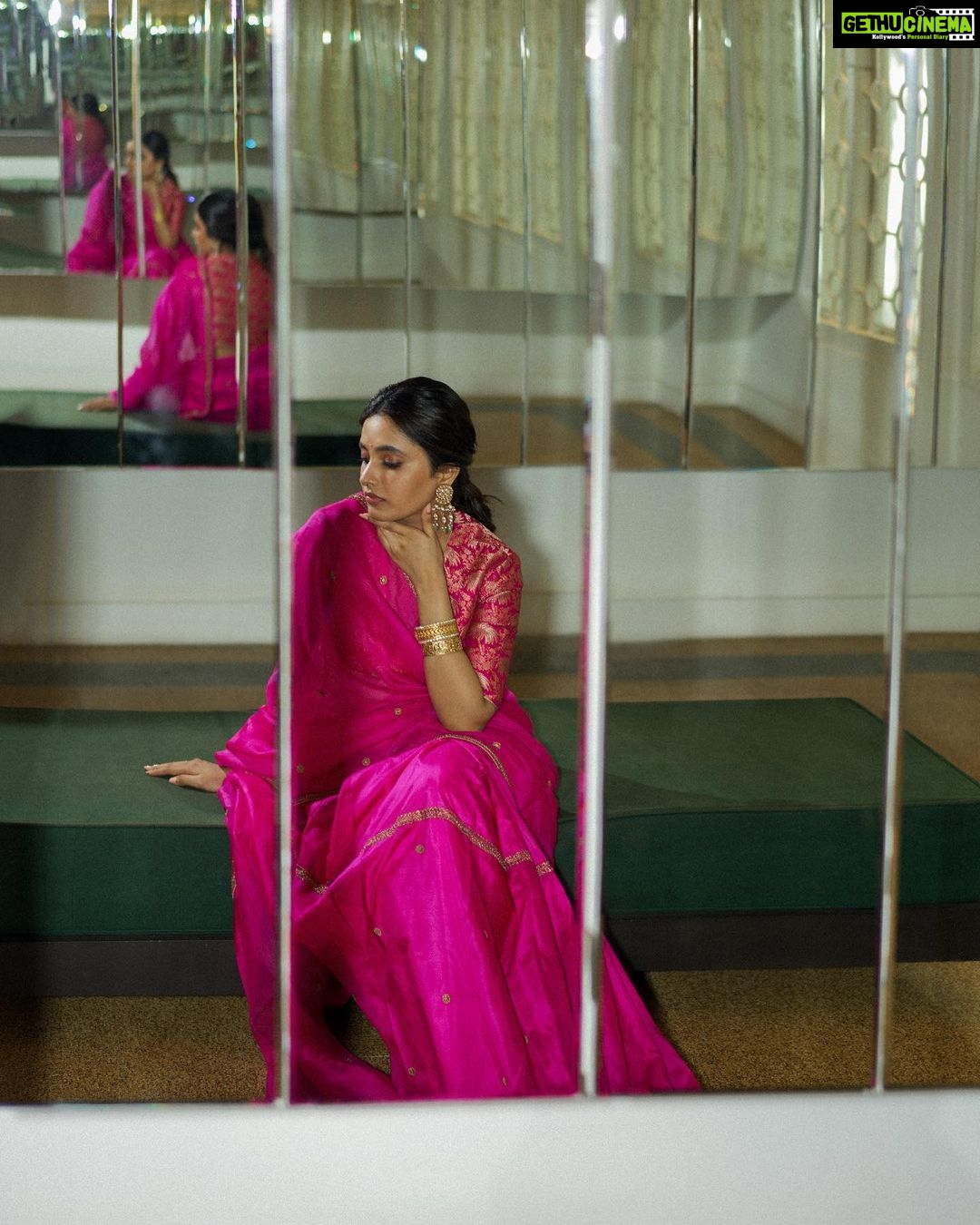 Priyanka Mohan Instagram - प्रतीक्षा… Styled by - @openhousestudio.in @pallavi_85 @selvithangaraj Outfit - @raw_mango Jewellery- @amrapalijewels Style team - @mehavenkatesh @prarthanasrinivasaraja M&H @pinkylohar_ Shot by - @kannasrihari Location courtesy- @raw_mango CHENNAI