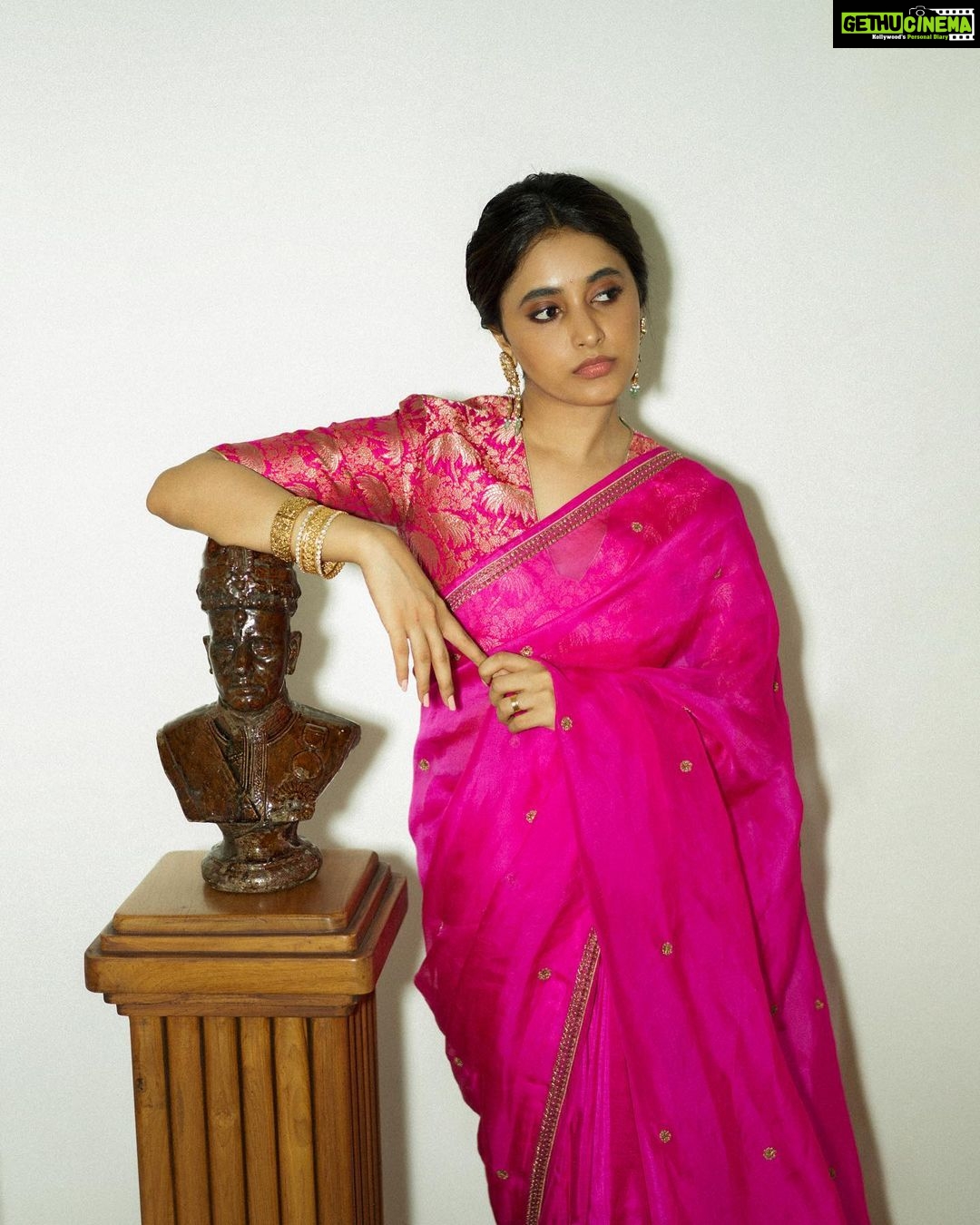 Priyanka Mohan Instagram - प्रतीक्षा… Styled by - @openhousestudio.in @pallavi_85 @selvithangaraj Outfit - @raw_mango Jewellery- @amrapalijewels Style team - @mehavenkatesh @prarthanasrinivasaraja M&H @pinkylohar_ Shot by - @kannasrihari Location courtesy- @raw_mango CHENNAI