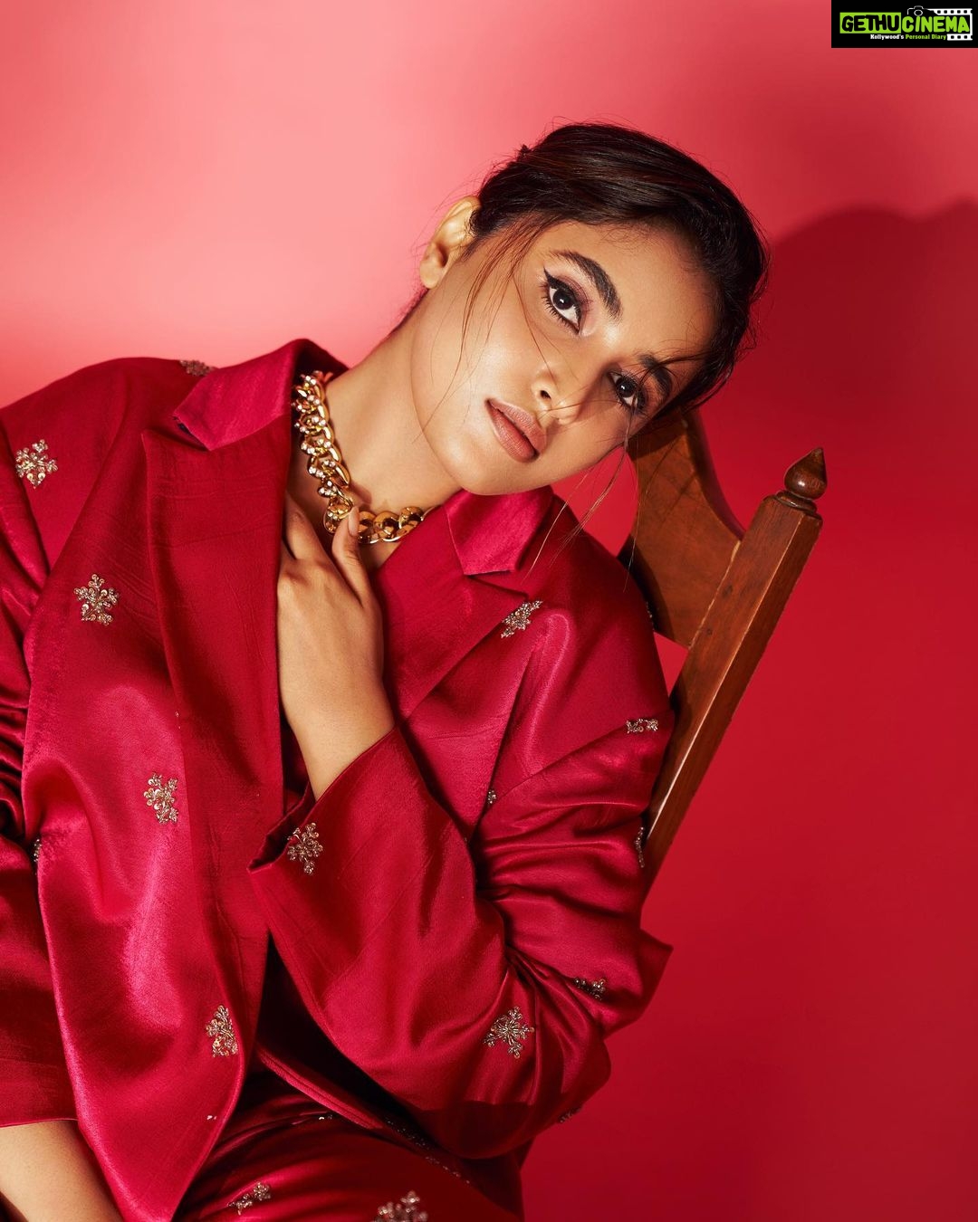 Priyanka Mohan Instagram - “Life in pink”