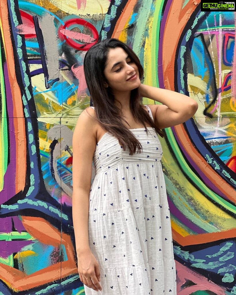 Priyanka Mohan Instagram - 🎨