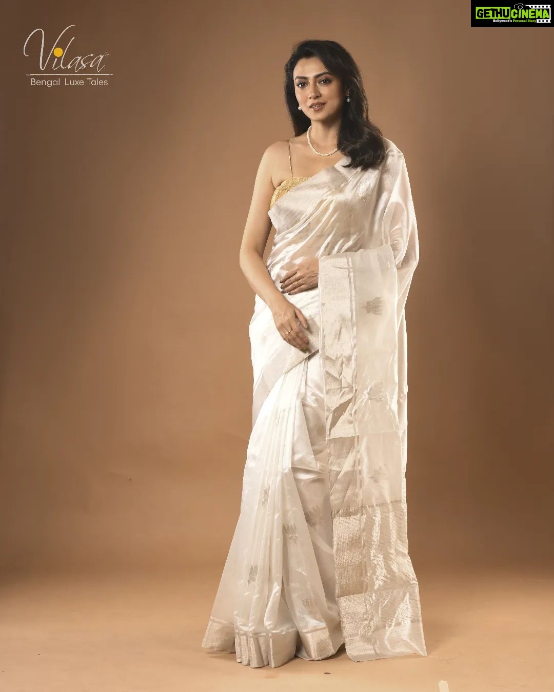 Priyanka Mondal Instagram - Unveiling our first lot of festive PUJA edit: Exquisite handwoven Chanderi silks right from the heart of Chanderi village in Madhya Pradesh, painstakingly woven to perfection by master weavers! This is a pure handwoven white chanderi with lotus motif all over the body! Thanks @priyankamondalofficial for being our muse #chanderi #chanderisilk #saristyle #saris #sarees #handloomsaree #handwovensarees #weavetales