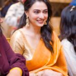 Priyanka Mondal Instagram - Moments 💛 📷 - @argha_giri 🔗 - @rudrakshprnads #photos #photooftheday #portraits #portraitphotography #kolkataportraits #actor #actorslife #candid #candidphotography #award #awardshow #explorepage #trending #foryou #instadaily #instafashion #sareefashion #instamood #instagood #instagram #smile #follow Ibrah Feast