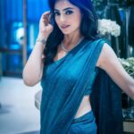 Priyanka Mondal Instagram - নীল রঙ ছিল ভীষন প্রিয় 💙💙 📷 - @myself_suvam 🔗 - @rudrakshprnads #photos #photooftheday #picoftheday #portraits #portraitphotography #trending #foryou #explorepage #instagood #sareefashion #fashionmodel #actor #instafashion #instagram #follow JW Marriott Hotel Kolkata