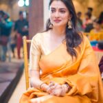 Priyanka Mondal Instagram - 💛🌼 📷 - @argha_giri 🔗 - @rudrakshprnads #photos #photooftheday #portraits #portraitphotography #award #awardshow #saree #sareefashion #sareelove #trending #explorepage #foryou #instagram #instadaily #follow Ibrah Feast