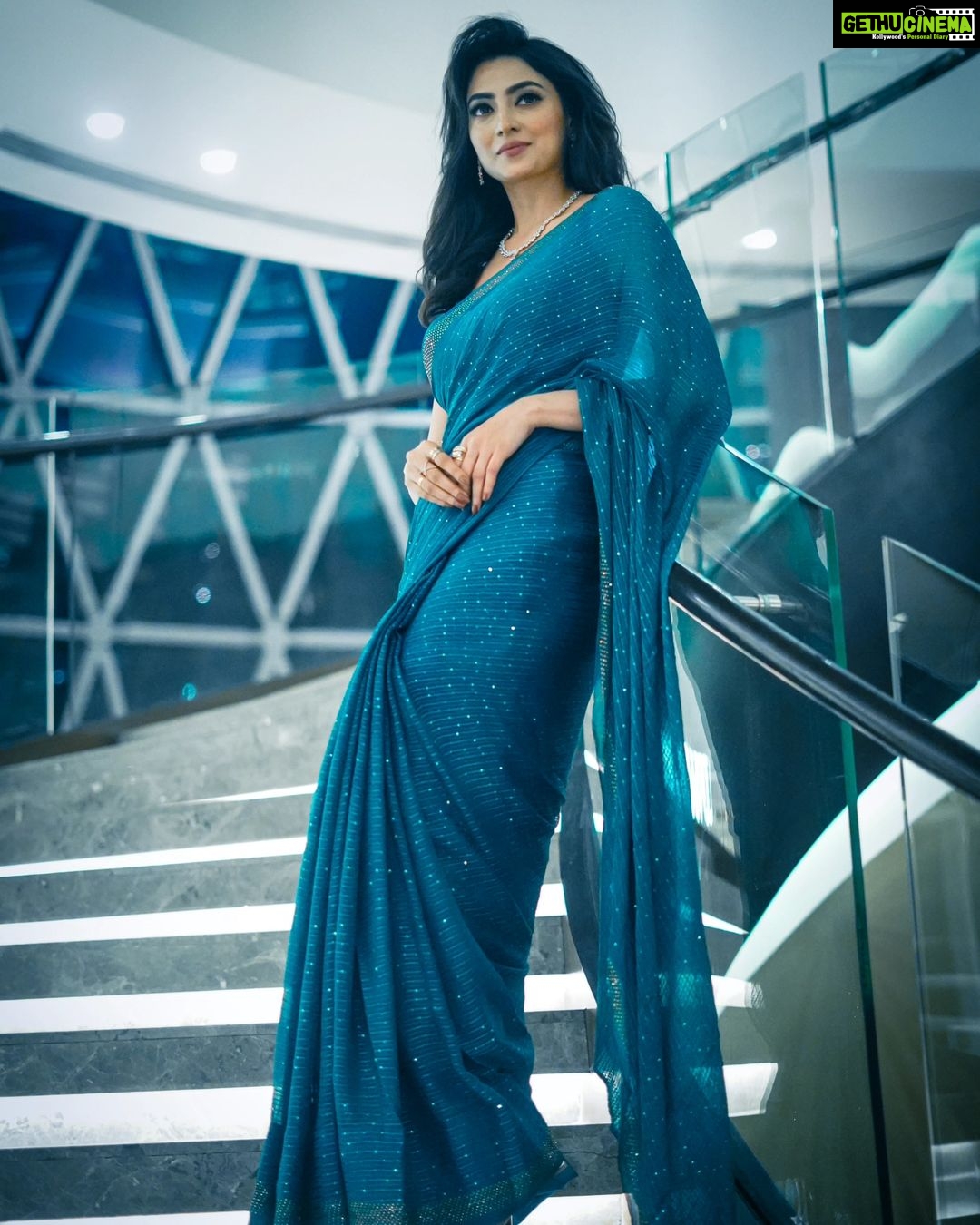 Priyanka Mondal Instagram - Saree Vibes π π· - @myself_suvam π - @rudrakshprnads #photos #photooftheday #portraits #sareelove #saree #sareefashion #fashionmodel #instafashion #instagood #instamood #trending #explorepage #foryou #kolkata #instagram JW Marriott Hotel Kolkata