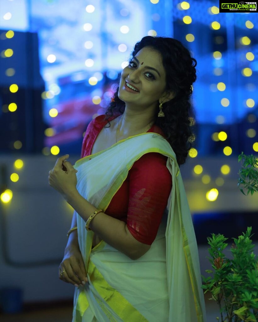 Priyanka Nair Instagram - 🙏 #priyankanair #actress #trivandrum #sareelove