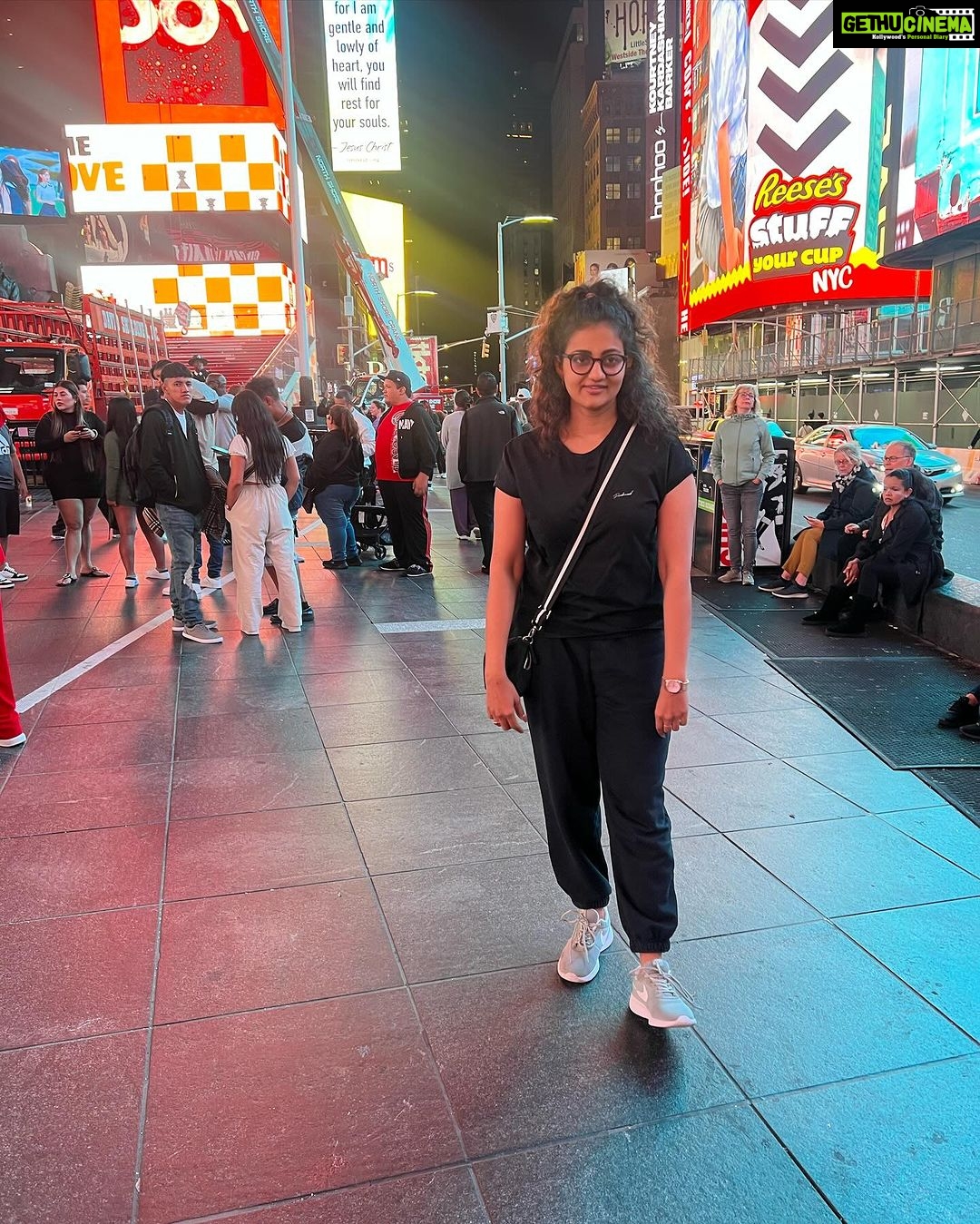 Priyanka Nair Instagram - Now you understand Just why my head's not bowed. I don't shout or jump about Or have to talk real loud. When you see me passing It ought to make you proud. I say, It's in the click of my heels, The bend of my hair, the palm of my hand, The need of my care, 'Cause I'm a woman Phenomenally. Phenomenal woman, That's me - Maya Angelou Broadway Theater, Times Square, New York