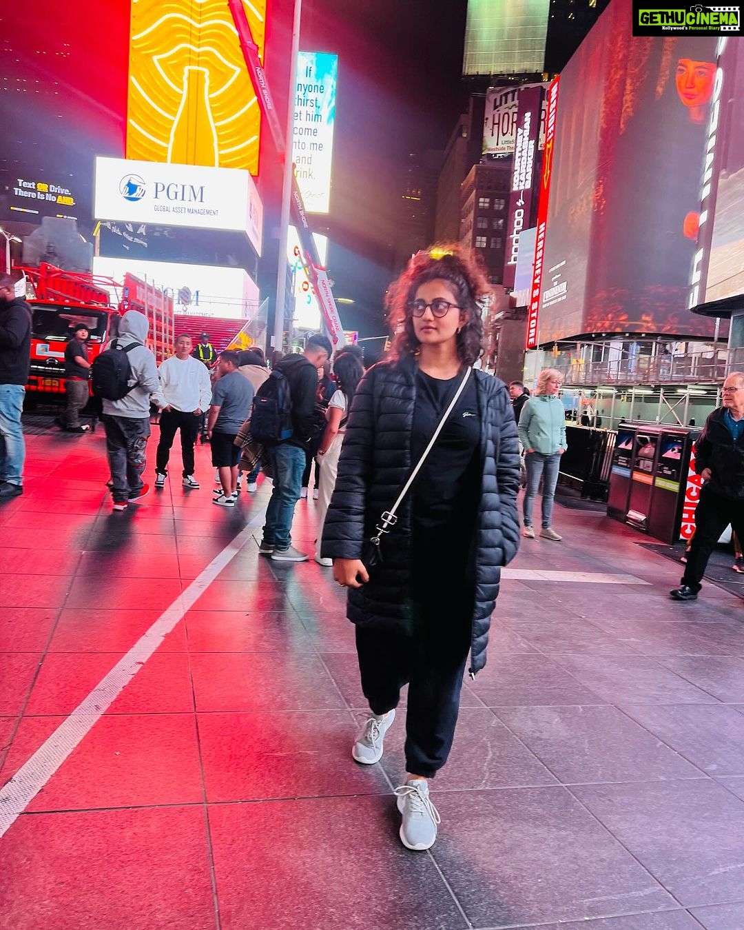 Priyanka Nair Instagram - Now you understand Just why my head's not bowed. I don't shout or jump about Or have to talk real loud. When you see me passing It ought to make you proud. I say, It's in the click of my heels, The bend of my hair, the palm of my hand, The need of my care, 'Cause I'm a woman Phenomenally. Phenomenal woman, That's me - Maya Angelou Broadway Theater, Times Square, New York