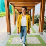 Priyanka Nair Instagram - “Every day is different, and some days are better than others, but no matter how challenging the day, I get up and live it.” — Muhammad Ali Thank you @singerdevanand for this clicks ☺️ #priyankanair #challengeyourself #betterday #happyface