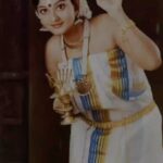 Priyanka Nair Instagram - Thank you @a.r.u.n_8 for finding this and bringing me to those beautiful moments .Loved it ☺️😍 MKeup and hairstyle - @renjurenjimar #priyankanair #memories #throwbacksunday #keralatradition