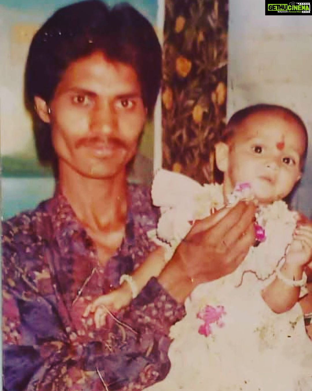 Priyanka Nalkari Instagram - #happyfathersdaydad 😍
