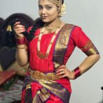 Priyanka Nalkari Instagram - #favattire #dreamcometrue #classicaldance #seetha #actress #seetharamam #zeetamil #nalkarpriyanka #wifeygoals #familylove #fanslove #smile #instagood #instagram #instadaily