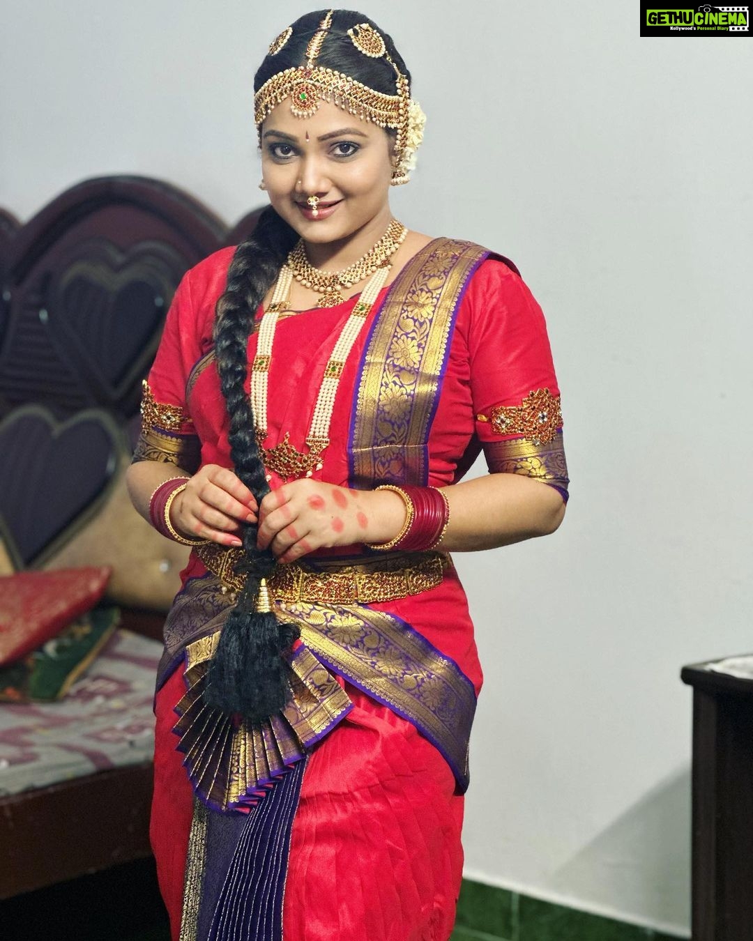 Priyanka Nalkari Instagram - #favattire #dreamcometrue #classicaldance #seetha #actress #seetharamam #zeetamil #nalkarpriyanka #wifeygoals #familylove #fanslove #smile #instagood #instagram #instadaily