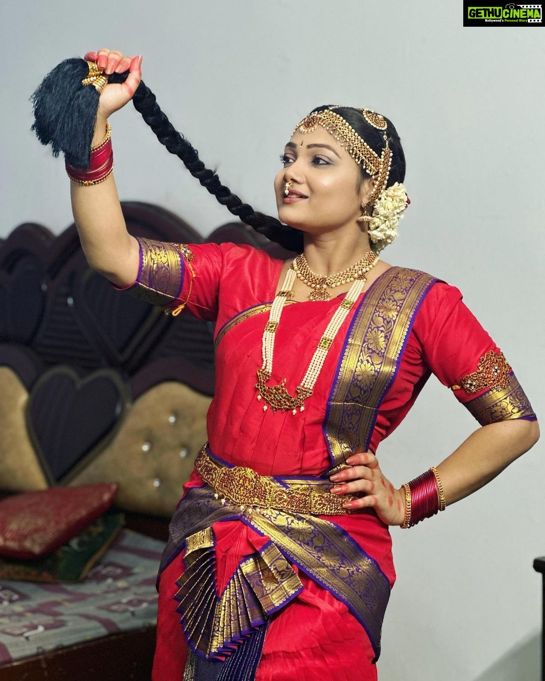 Priyanka Nalkari Instagram - #favattire #dreamcometrue #classicaldance #seetha #actress #seetharamam #zeetamil #nalkarpriyanka #wifeygoals #familylove #fanslove #smile #instagood #instagram #instadaily
