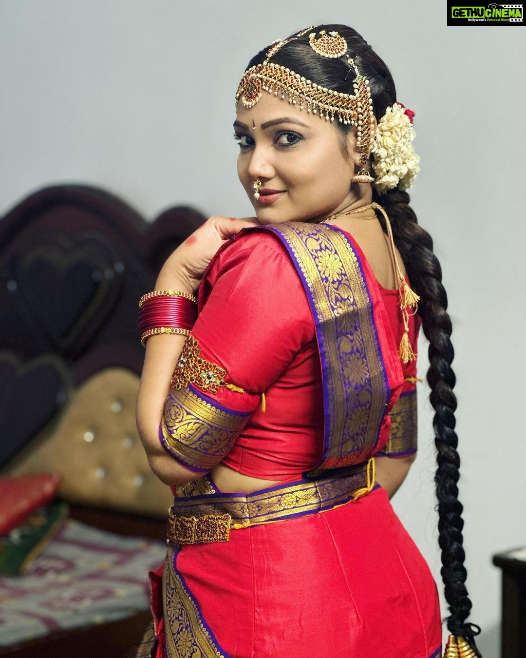 Priyanka Nalkari Instagram - #favattire #dreamcometrue #classicaldance #seetha #actress #seetharamam #zeetamil #nalkarpriyanka #wifeygoals #familylove #fanslove #smile #instagood #instagram #instadaily