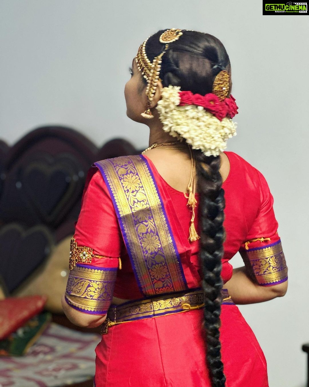 Priyanka Nalkari Instagram - #favattire #dreamcometrue #classicaldance #seetha #actress #seetharamam #zeetamil #nalkarpriyanka #wifeygoals #familylove #fanslove #smile #instagood #instagram #instadaily