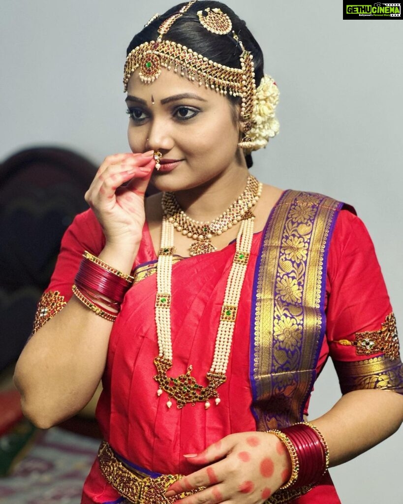 Priyanka Nalkari Instagram - #favattire #dreamcometrue #classicaldance #seetha #actress #seetharamam #zeetamil #nalkarpriyanka #wifeygoals #familylove #fanslove #smile #instagood #instagram #instadaily
