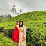 Priyanka Nalkari Instagram - #greenery #wayanad #chilledweather❄️ #cloudy #nature #kerala #redfrock #frocklover #heart #actress #wifey #vacation #peace #instagood #insta #instadaily #instafashion #instamood Wayanad- The palace of Natural Beauty.