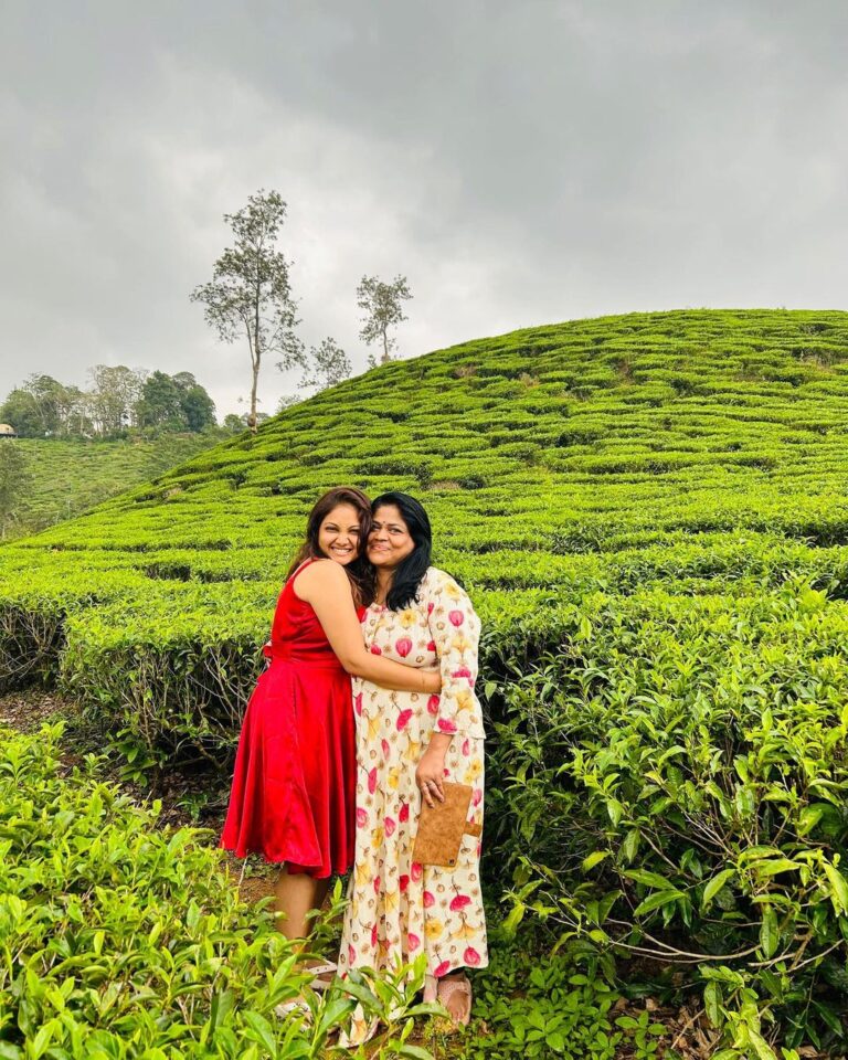 Priyanka Nalkari Instagram - #greenery #wayanad #chilledweather❄️ #cloudy #nature #kerala #redfrock #frocklover #heart #actress #wifey #vacation #peace #instagood #insta #instadaily #instafashion #instamood Wayanad- The palace of Natural Beauty.