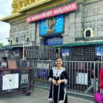 Priyanka Nalkari Instagram - #mysore #bangalore #india #chamundeshwaritemple #familytime #friends #vacationmode #peace #wifegoals #actresslife #instagram #instadaily #mysorepalace #sandmuseum