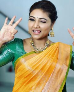Priyanka Nalkari Instagram - #aftermarriage #1stadshoot #saree #poser #chennai #lovemyprofession #seetha #roja #priyankanalkari #happywife #married #instagram Jewellery @gold_copy1486 😍
