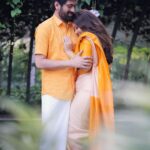 Priyanka Nalkari Instagram - #love #marriedlife #wifey #actresslife #twinning #coupleshoot #memorable #malaysia #kancheepuramsaree #ramrajcotton #insta #instagood #instagram #india #instamood Thankyou for awesome clicks @sriclicksinsta 😀