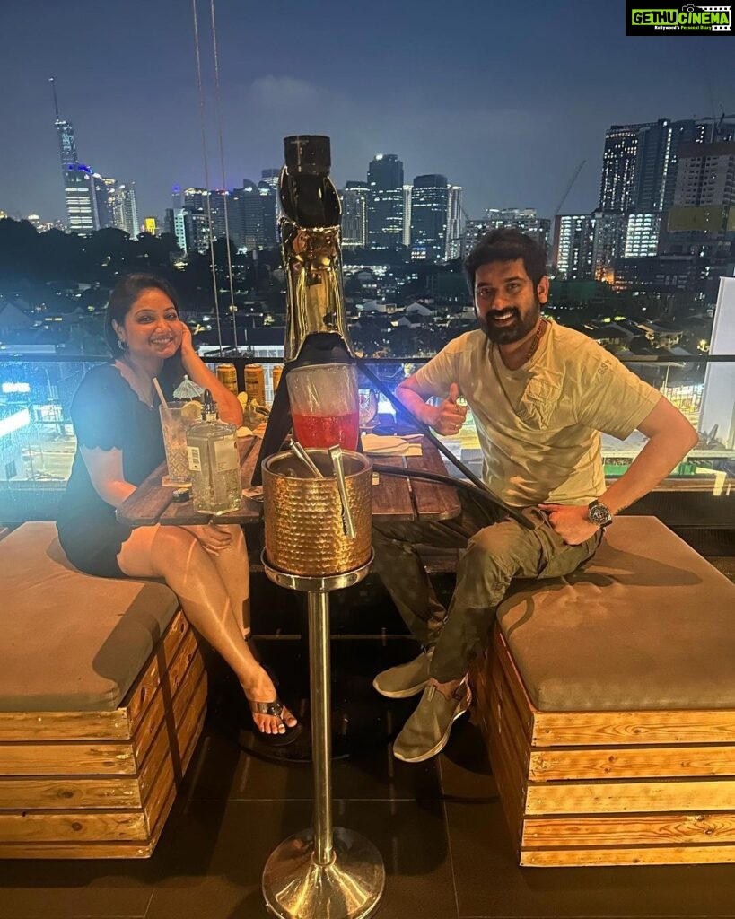 Priyanka Nalkari Instagram - #dinnerdate with @rahulvarmas🍽️ ❤️👩‍❤️‍👨 #mandatorypic #instamood #actress #blackfrock #frocklover #malaysia #mantrarooftop #resto #evenglights #view #goodnight Mantra Rooftop Bar & Lounge