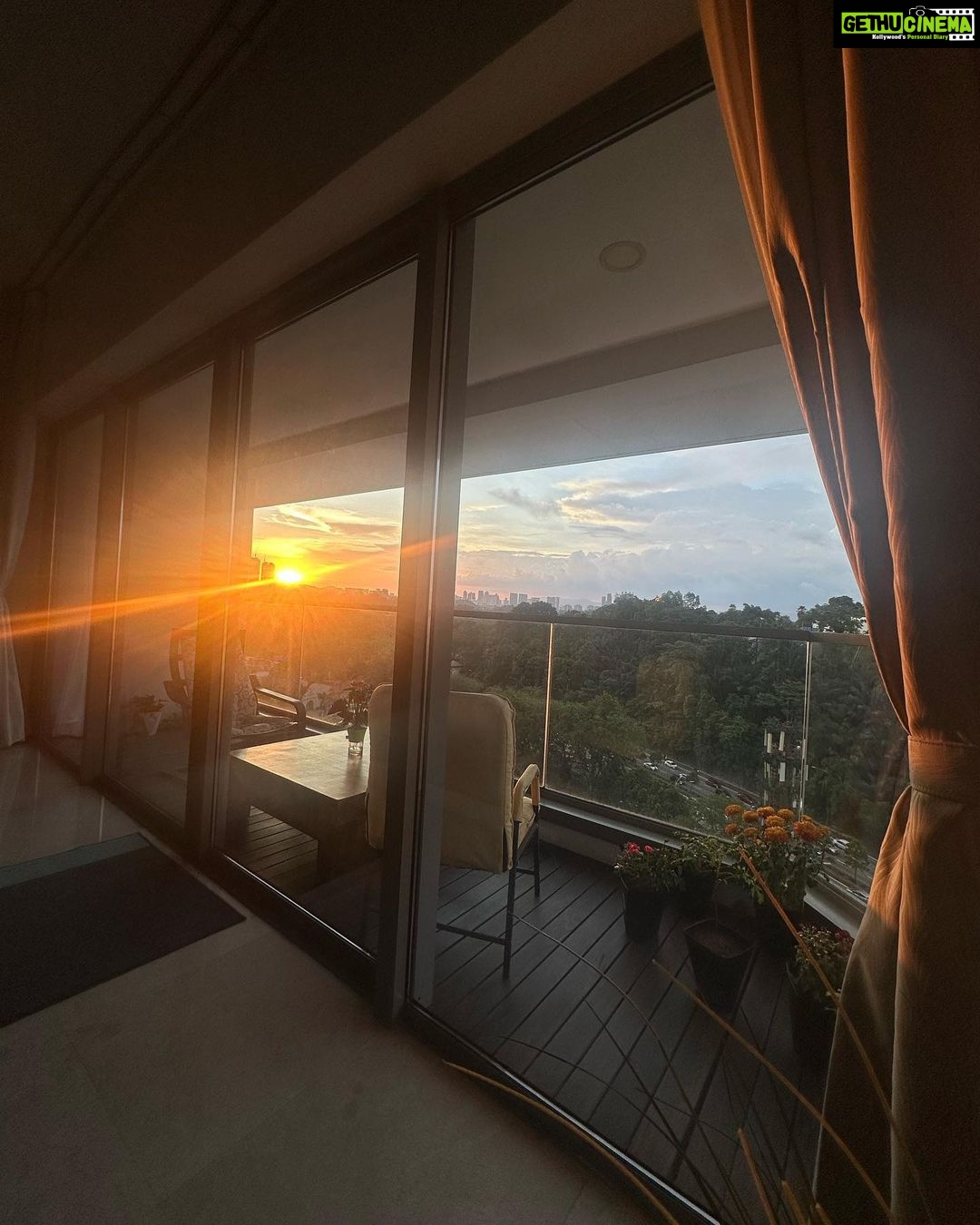 Priyanka Nalkari Instagram - #myphotographyskills 🥰 #mybalconyview #sunset #beautifulsunset #peacefulevening #insta #instagram #instadaily #actress #love #wifegoals #malaysia
