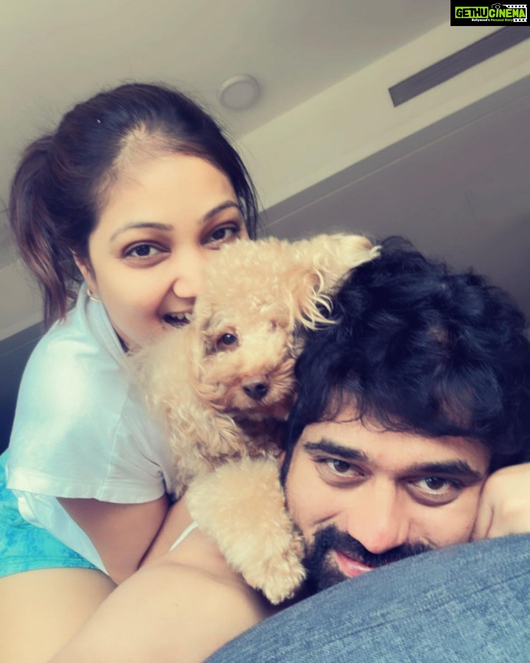 Priyanka Nalkari Instagram - #morningselfiesarethebest #goodmorning #we3 #lovelife #wifey #actress #telugu #tamil #malaysia #insta #instagood #instadaily #instamood #roja #seetha #priyankanalkari