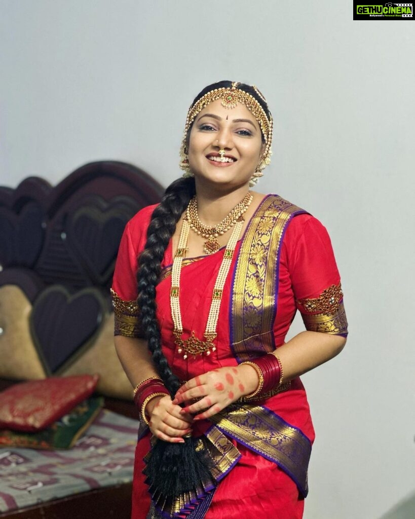 Priyanka Nalkari Instagram - #favattire #dreamcometrue #classicaldance #seetha #actress #seetharamam #zeetamil #nalkarpriyanka #wifeygoals #familylove #fanslove #smile #instagood #instagram #instadaily