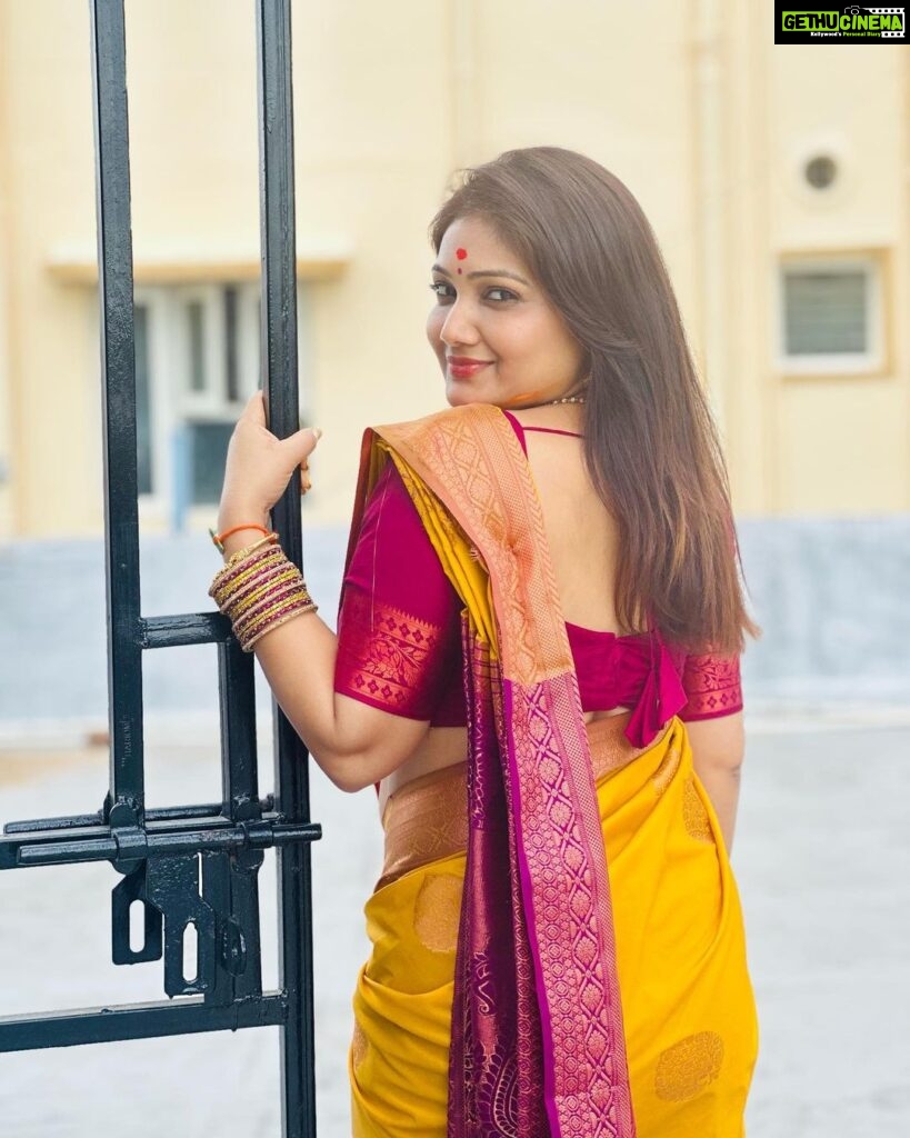 Priyanka Nalkari Instagram - #varalaxmivratham #1sttime #aftermarriage #blessed #positivevibes #traditional #saree #actress #nalkarpriyanka #hyderabad #instagram