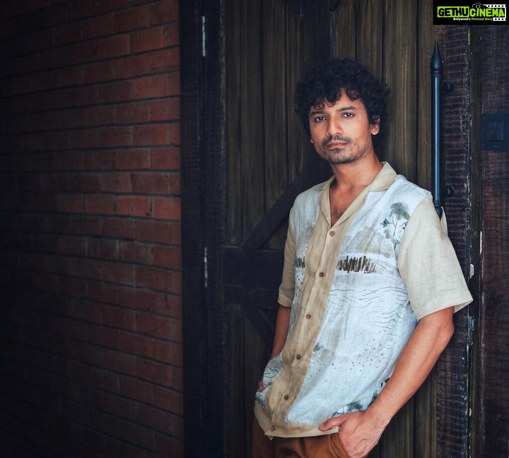 Priyanshu Painyuli Instagram - Waiting. Pic by: @shutterbuggedphotography HMU : @sanjibmajumder #photoshoot #shivajistormworkshop #actorshoot